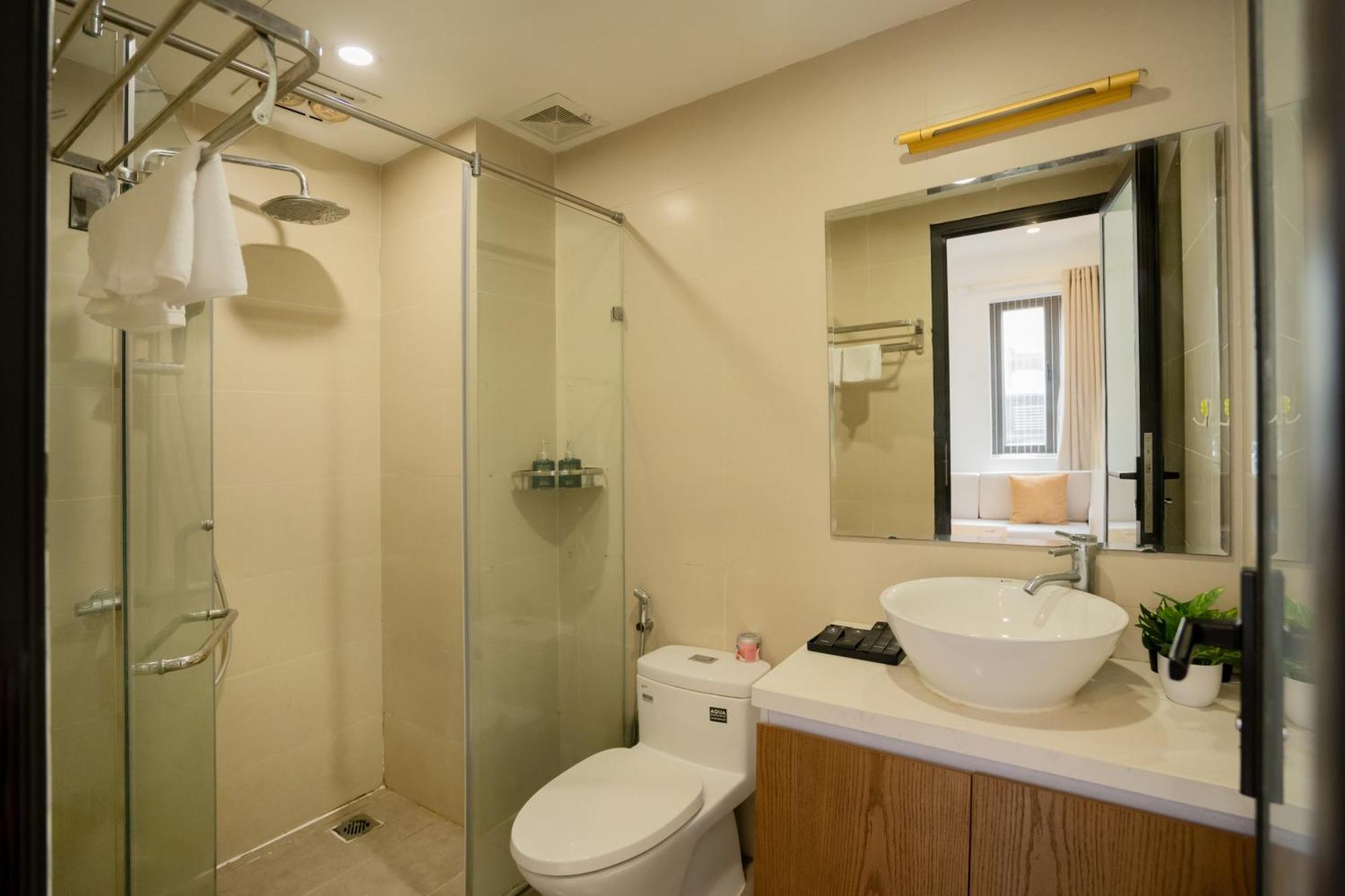 22Housing Hotel & Residence 60 Linh Lang 河内 外观 照片