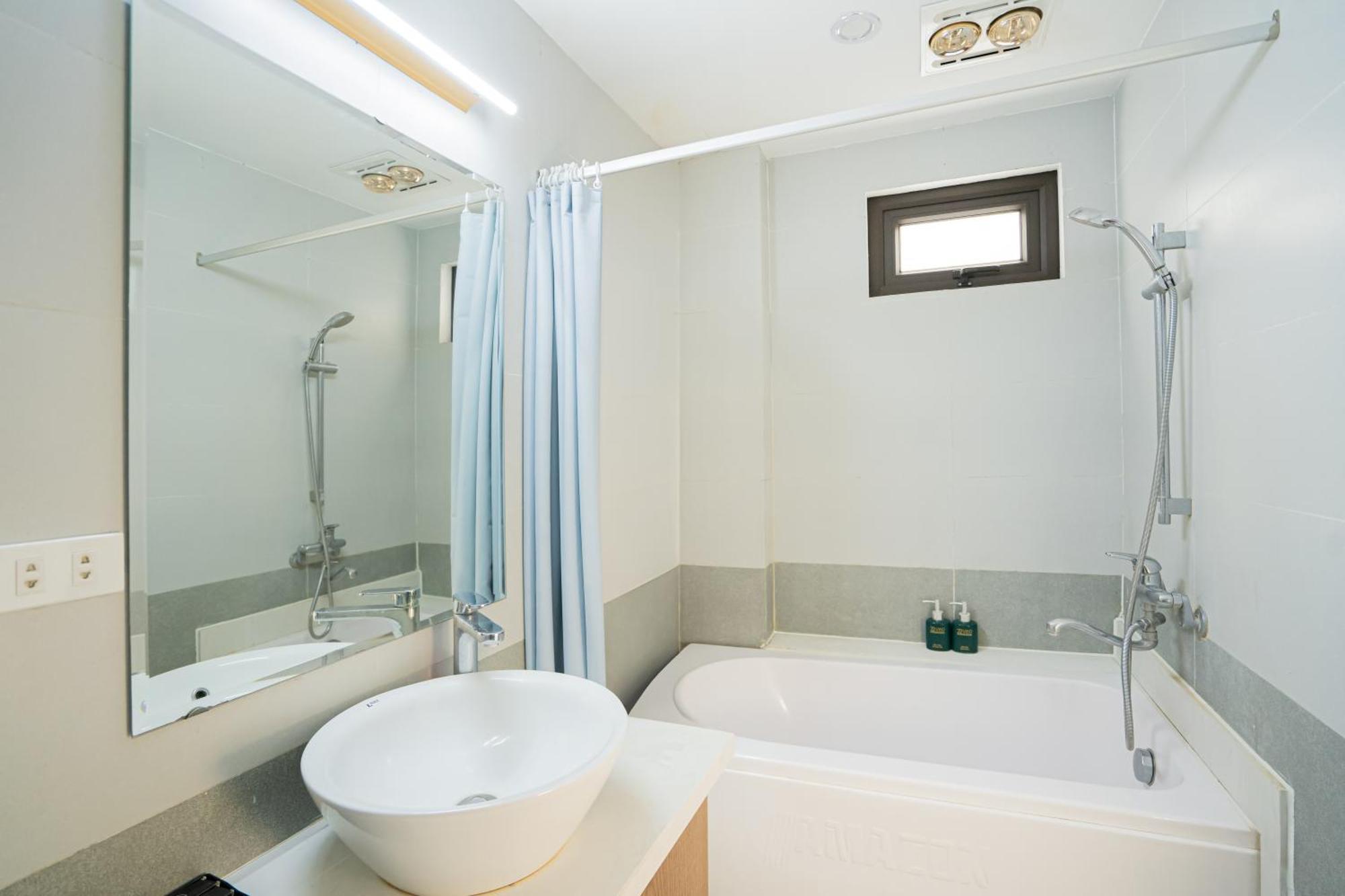 22Housing Hotel & Residence 60 Linh Lang 河内 外观 照片